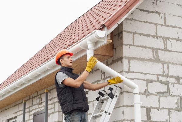 Gutter Downspout Unclogging in East Stroudsburg